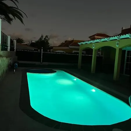 Pearetree - Gorgeous 4 Bedroom With Private Pool Villa Caleta de Fuste